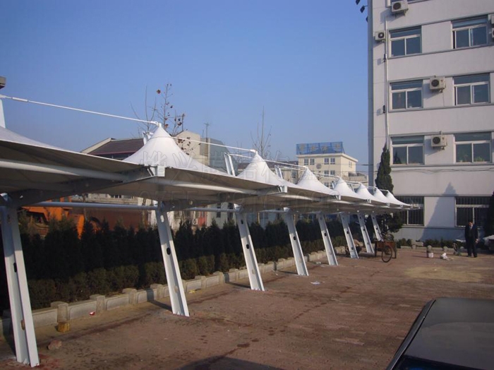 免費(fèi)膜結(jié)構(gòu)車(chē)棚.jpg