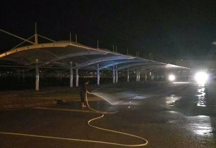 膜結(jié)構(gòu)張拉車(chē)棚-燁興膜結(jié)構(gòu) 膜結(jié)構(gòu)張拉車(chē)棚.jpg