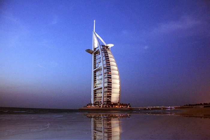 膜結構建筑如何做到防震？