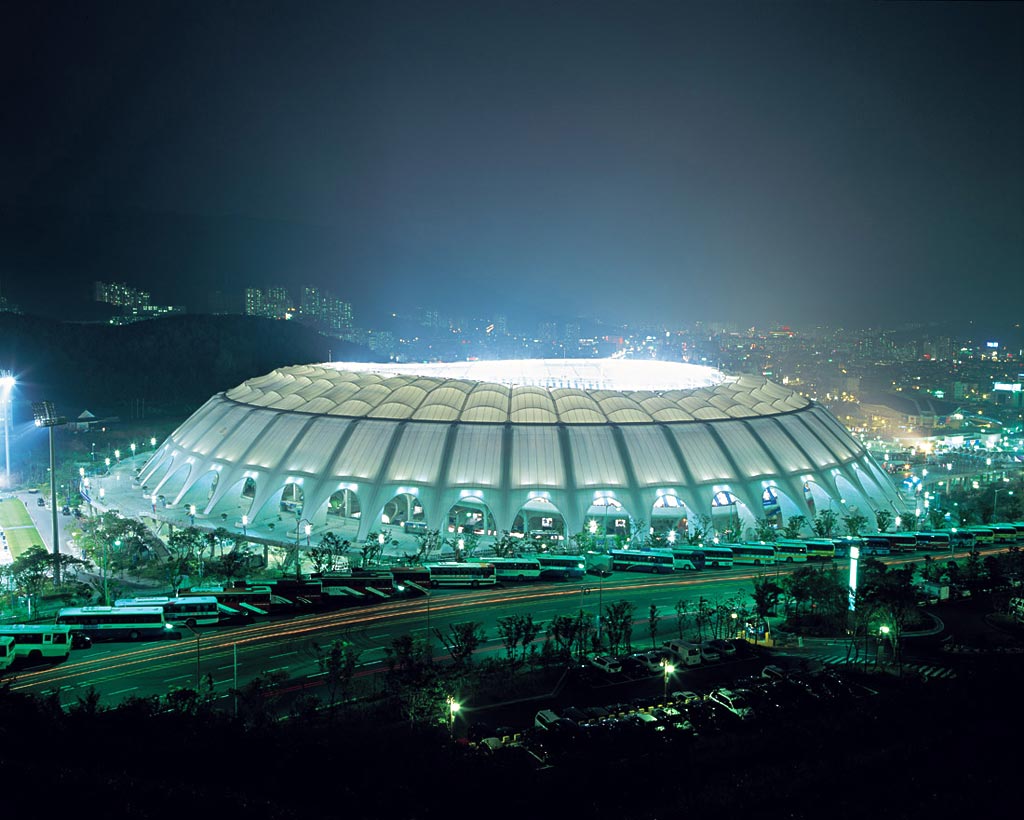 膜結(jié)構(gòu)工程如何挑選合適的膜材？