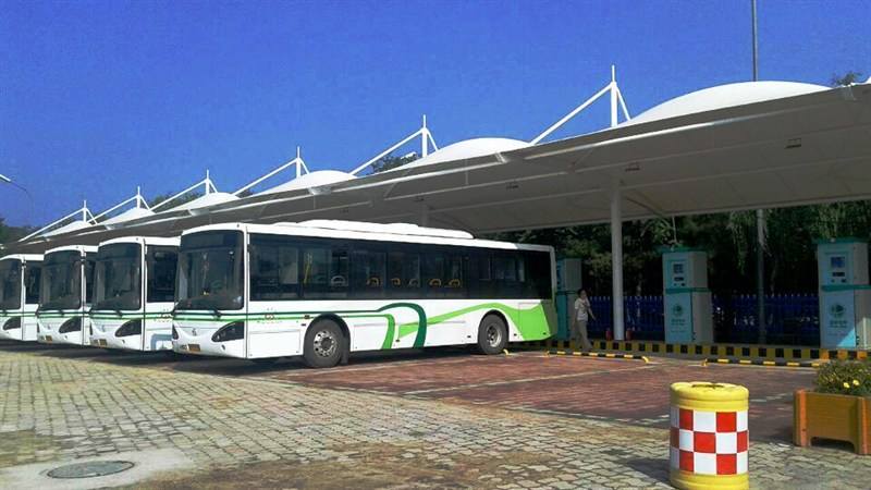 公交站膜結(jié)構(gòu)雨棚有什么優(yōu)點？