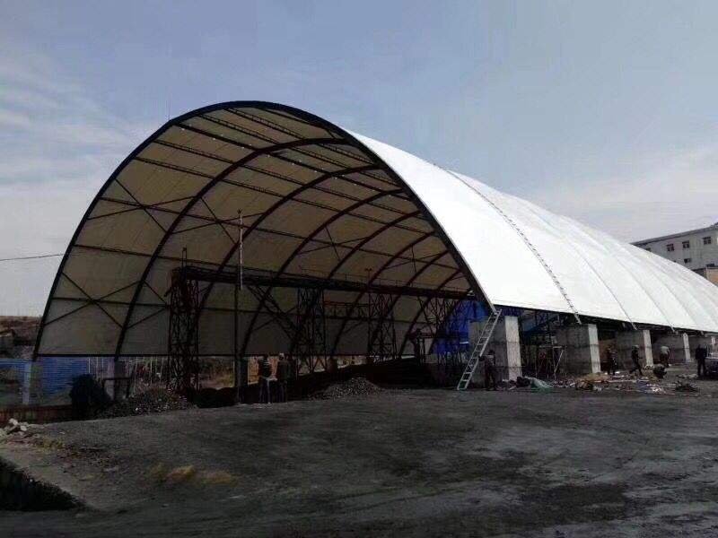 膜結(jié)構(gòu)煤棚比傳統(tǒng)儲煤場有哪些優(yōu)點？