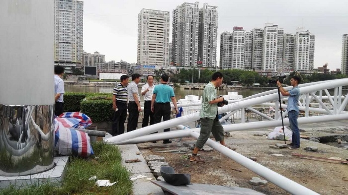 惠州張拉膜施工慰問(wèn)-燁興膜結(jié)構(gòu) 惠州張拉膜施工慰問(wèn).jpg