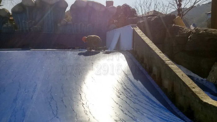 燁興浙江杭州樂(lè)園藍(lán)色膜結(jié)構(gòu)沖浪池施工中