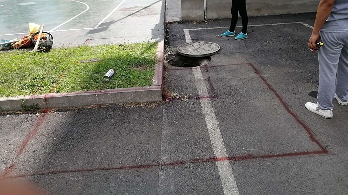 開學(xué)第一天，燁興-桐梓一中籃球場(chǎng)膜結(jié)構(gòu)施工忙