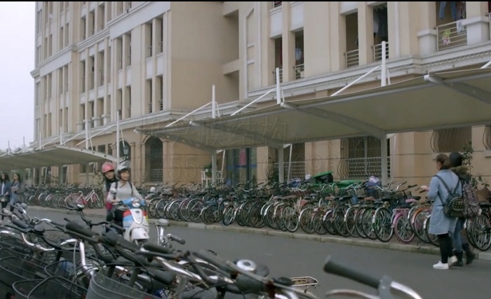 微微一笑很傾城膜結(jié)構(gòu)車棚-燁興膜結(jié)構(gòu) 微微一笑很傾城膜結(jié)構(gòu)車棚.jpg