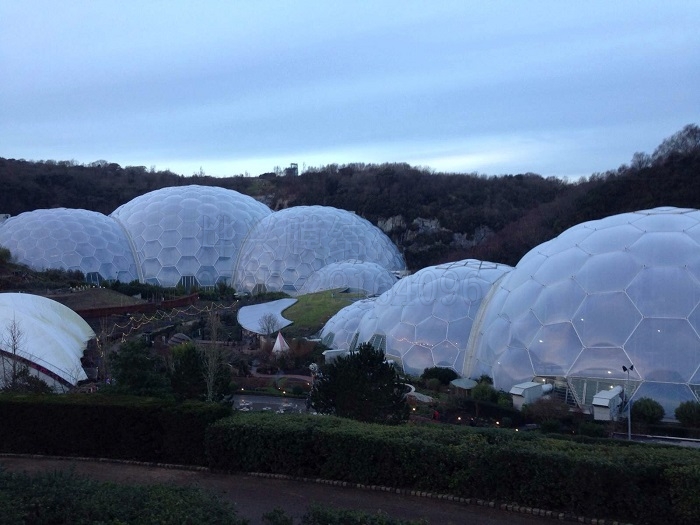 蜂窩狀ETFE膜結(jié)構(gòu)-燁興膜結(jié)構(gòu) 蜂窩狀ETFE膜結(jié)構(gòu).jpg